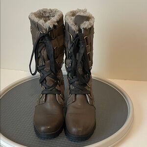 Sorel Women's Gray Lace-Up Boots with Fur Trim
